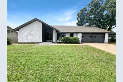 3925 Wedgworth Road S, Fort Worth, TX 76133 - Photo 1