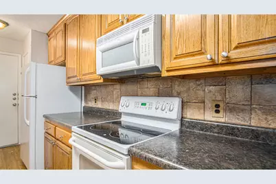 6908 Bentley Avenue, Fort Worth, TX 76137 - Photo 18
