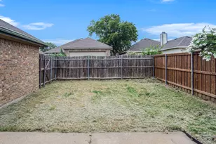6908 Bentley Ave, Fort Worth, TX 76137 - Photo 24