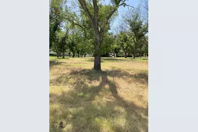 8011 W Landings Road, Granbury, TX 76049 - Photo 2