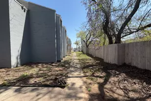 219 Fry St, Denton, TX 76201 - Photo 4