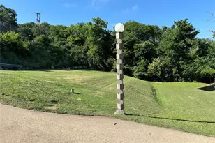 8295 Eagle Mountain Cir, Fort Worth, TX 76135 - Photo 4