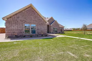 2488 Timber Hills Dr, Burleson, TX 76028 - Photo 2