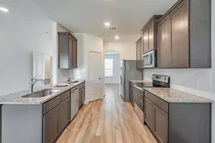 7525 Pleasant Oaks St, Fort Worth, TX 76120 - Photo 8