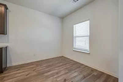 7525 Pleasant Oaks Street, Fort Worth, TX 76120 - Photo 10