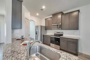 7525 Pleasant Oaks St, Fort Worth, TX 76120 - Photo 6