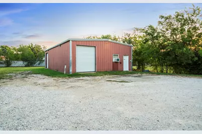 2105 NE 2nd Street, Mineral Wells, TX 76067 - Photo 6
