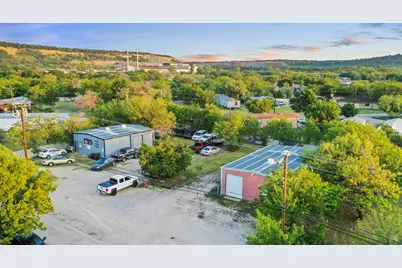 2105 NE 2nd Street, Mineral Wells, TX 76067 - Photo 2