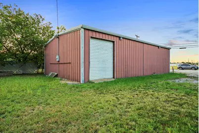 2105 NE 2nd Street, Mineral Wells, TX 76067 - Photo 10