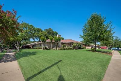 2117 Sandy Lane, Irving, TX 75060 - Photo 1