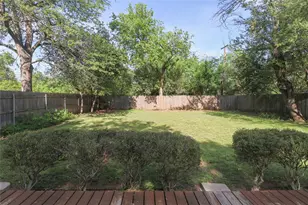 704 N Bailey Ave, Fort Worth, TX 76107 - Photo 20
