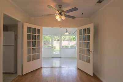 704 N Bailey Avenue, Fort Worth, TX 76107 - Photo 8