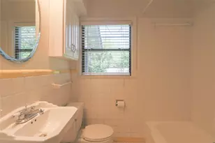 704 N Bailey Ave, Fort Worth, TX 76107 - Photo 18