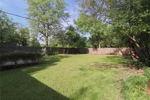 704 N Bailey Ave, Fort Worth, TX 76107 - Photo 22