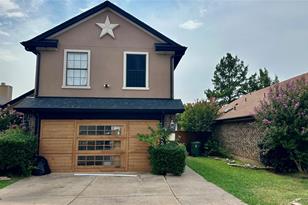 924 S Old Orchard Ln, Lewisville, TX 75067 - Photo 1