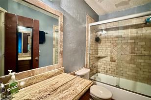 924 S Old Orchard Ln, Lewisville, TX 75067 - Photo 16