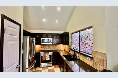 924 S Old Orchard Lane, Lewisville, TX 75067 - Photo 6