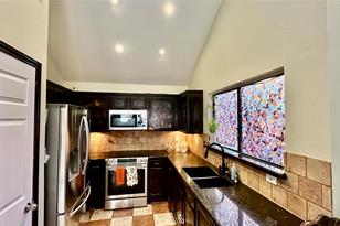 924 S Old Orchard Ln, Lewisville, TX 75067 - Photo 6