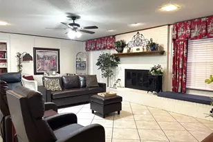 403 N Hall St, Fairfield, TX 75840 - Photo 8