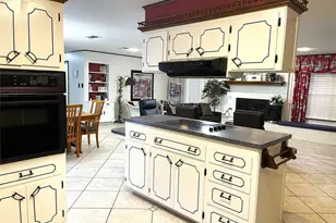 403 N Hall St, Fairfield, TX 75840 - Photo 12