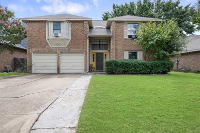 2877 Fenwick Street, Grand Prairie, TX 75052 - Photo 1