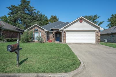 318 River Oaks Lane, Canton, TX 75103 - Photo 1