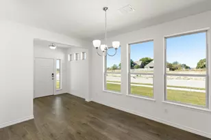 420 Comanche Dr, Cleburne, TX 76033 - Photo 8