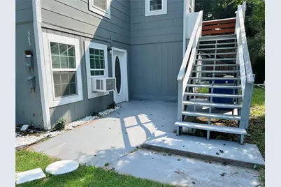 305 S Preston Street #B, Ennis, TX 75119 - Photo 2