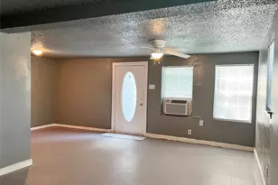 305 S Preston St, Ennis, TX 75119 - Photo 4