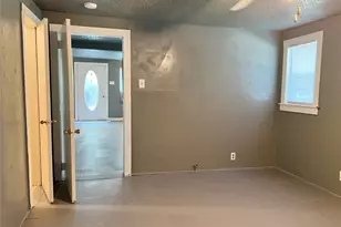 305 S Preston St, Ennis, TX 75119 - Photo 10