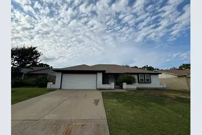 933 Freestone Drive, Arlington, TX 76017 - Photo 2