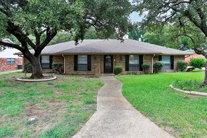 1705 Queensborough Drive, Arlington, TX 76015 - Photo 1