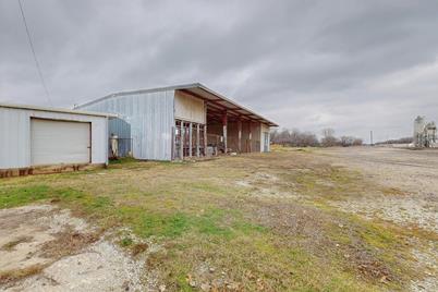 517 E Broadway Street #B-D, Gainesville, TX 76240 - Photo 4