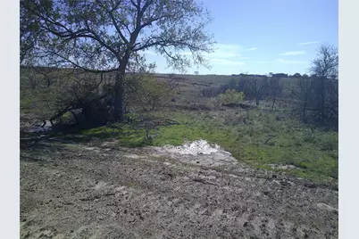 Tr 5 4 Wire, Bowie, TX 76230 - Photo 2