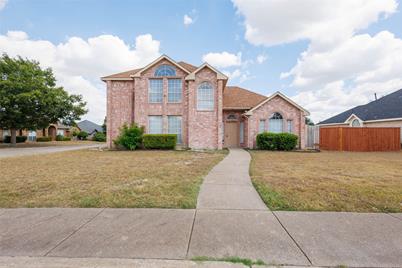 700 Stain Glass Drive, DeSoto, TX 75115 - Photo 1