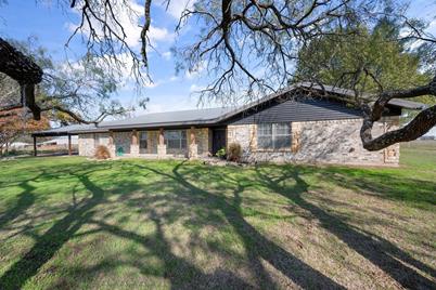 7956 County Road 4060, Blooming Grove, TX 76626 - Photo 8