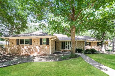 2345 Ravenwood Drive, Grand Prairie, TX 75050 - Photo 1