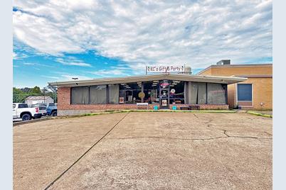 407 E Tyler Street, Athens, TX 75751 - Photo 1