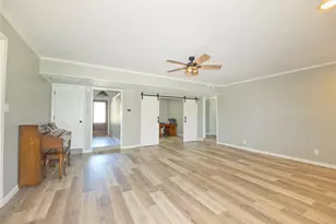 451 W 6th St, Muenster, TX 76252 - Photo 16