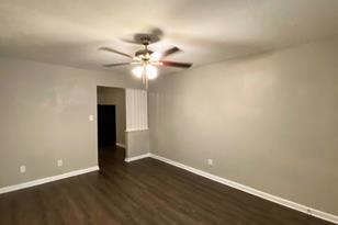 2520 Normont Cir, Fort Worth, TX 76103 - Photo 4