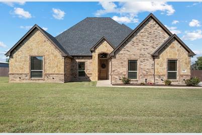 216 Etta Lane, Springtown, TX 76082 - Photo 1