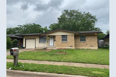 620 Willow Street, Hurst, TX 76053 - Photo 1