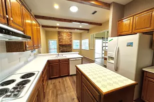 8009 Ravenswood Rd, Granbury, TX 76049 - Photo 6