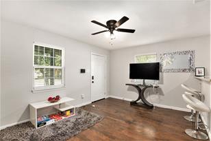 508 18th St, Grand Prairie, TX 75050 - Photo 4