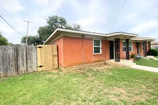 2501 Normont Cir, Fort Worth, TX 76103 - Photo 2