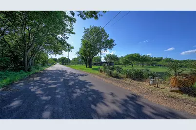 510 E Locust Street, Nocona, TX 76255 - Photo 12