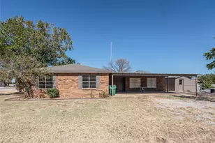1226 Clay St, Nocona, TX 76255 - Photo 8