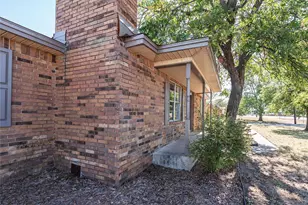 1226 Clay St, Nocona, TX 76255 - Photo 4