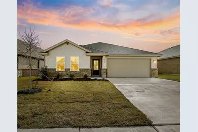 413 Rose Avenue, Cleburne, TX 76033 - Photo 1