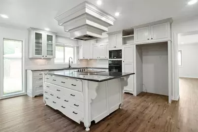 900 Roberts Street, Bowie, TX 76230 - Photo 8